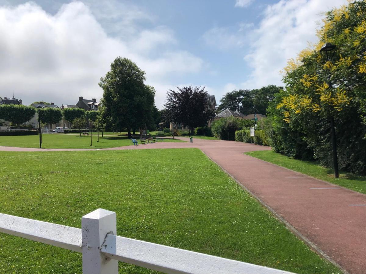 Villa Casa Parcului à Villers-sur-Mer Extérieur photo